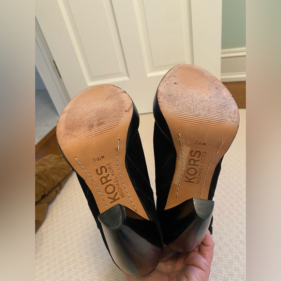 Michael Kors Knee High Black Suede Boot SZ 7.5 - Picture 4 of 4